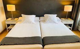 APTBCN Super Balmes Guest House
